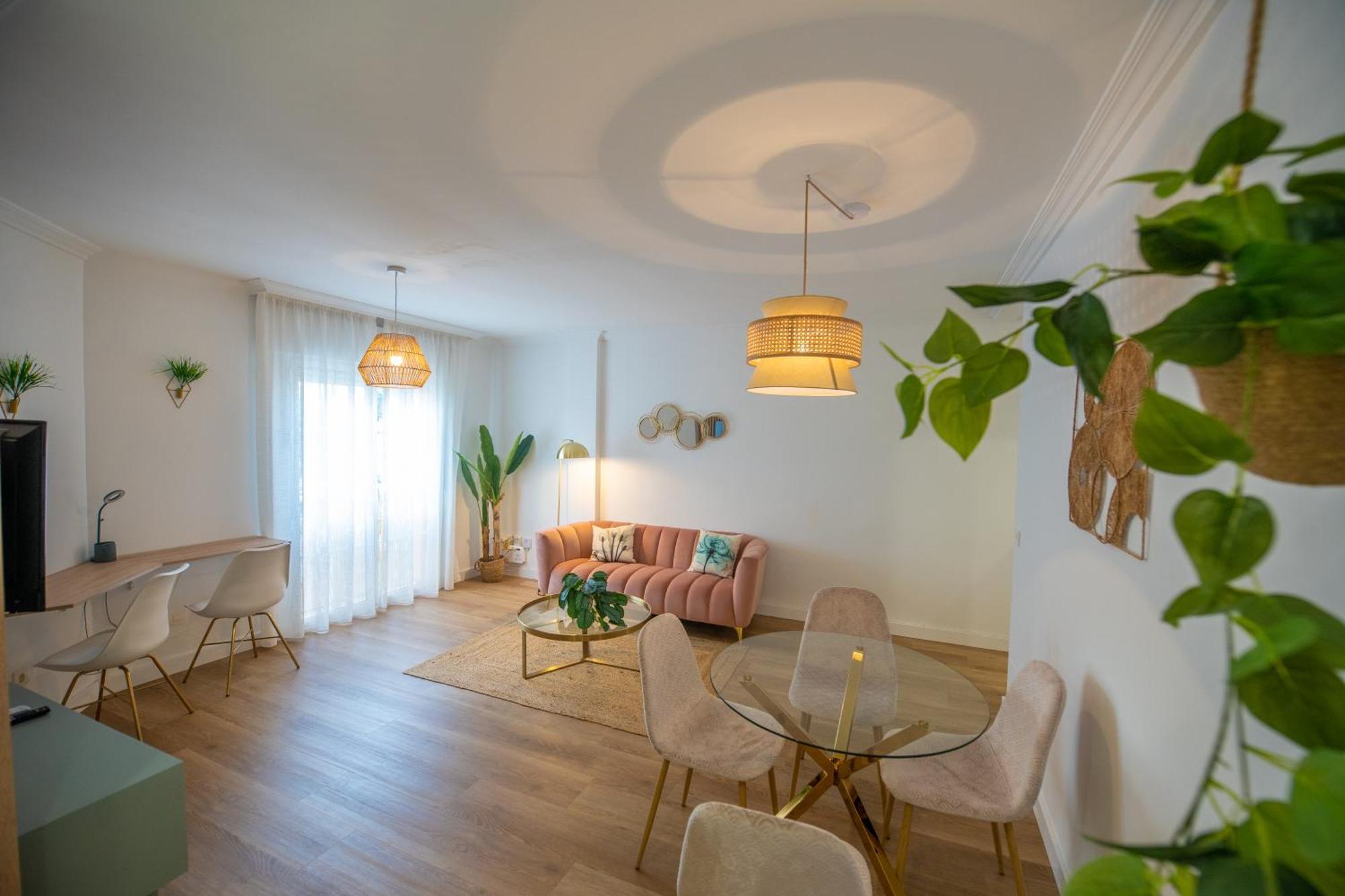 Prensa & Nice Courtyard By Ele Apartments Malaga Exterior photo