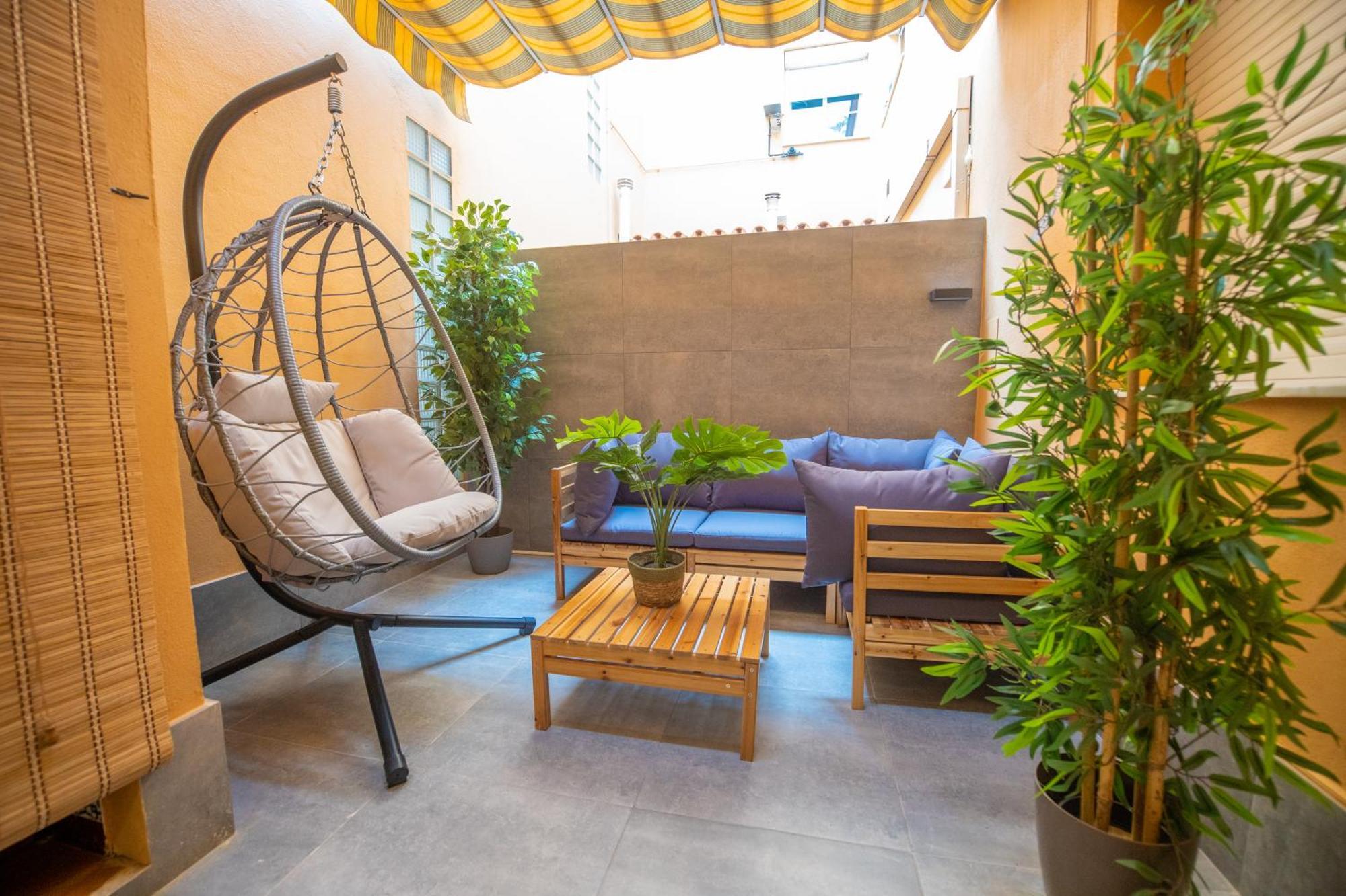 Prensa & Nice Courtyard By Ele Apartments Malaga Exterior photo