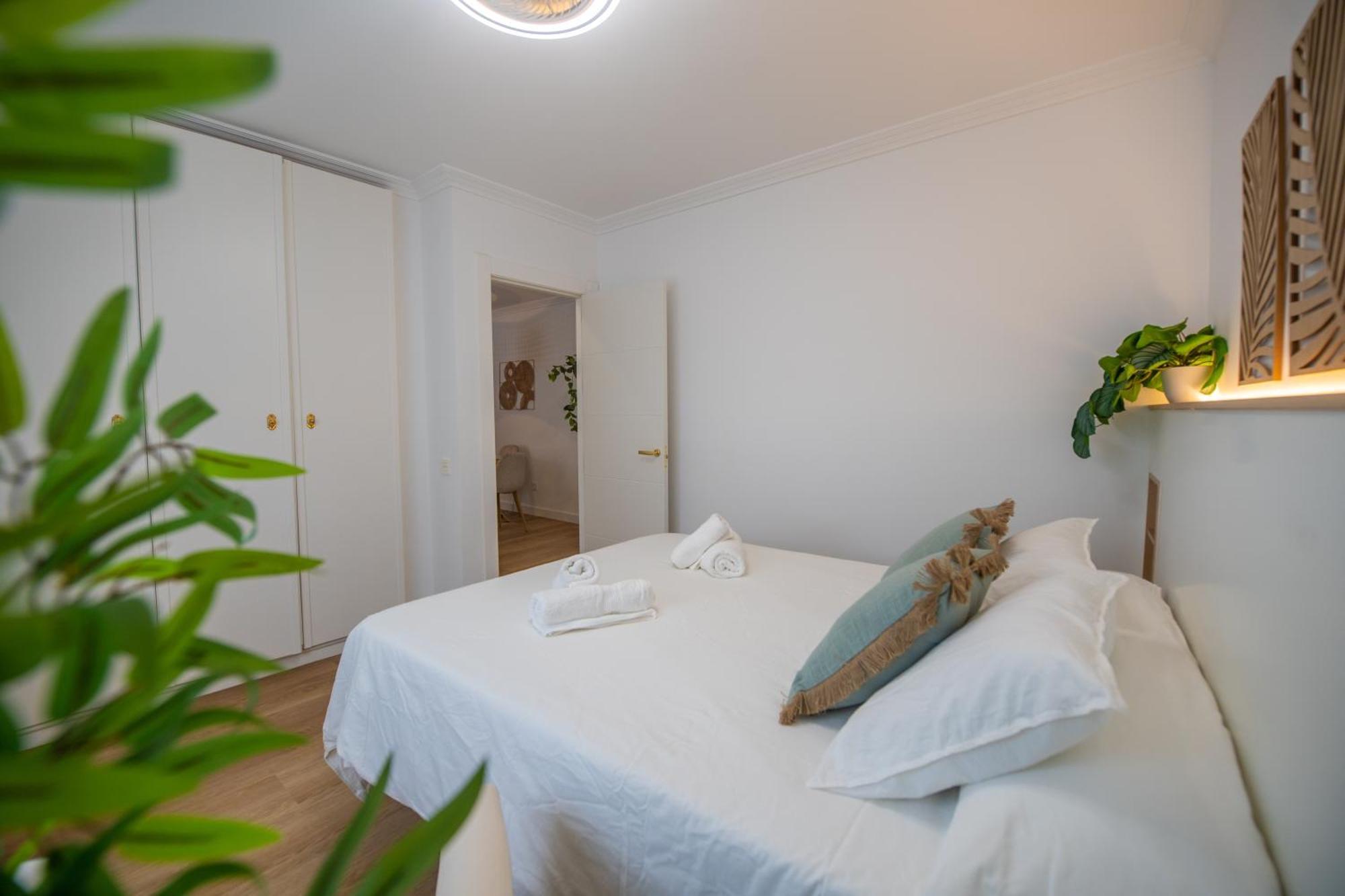 Prensa & Nice Courtyard By Ele Apartments Malaga Exterior photo