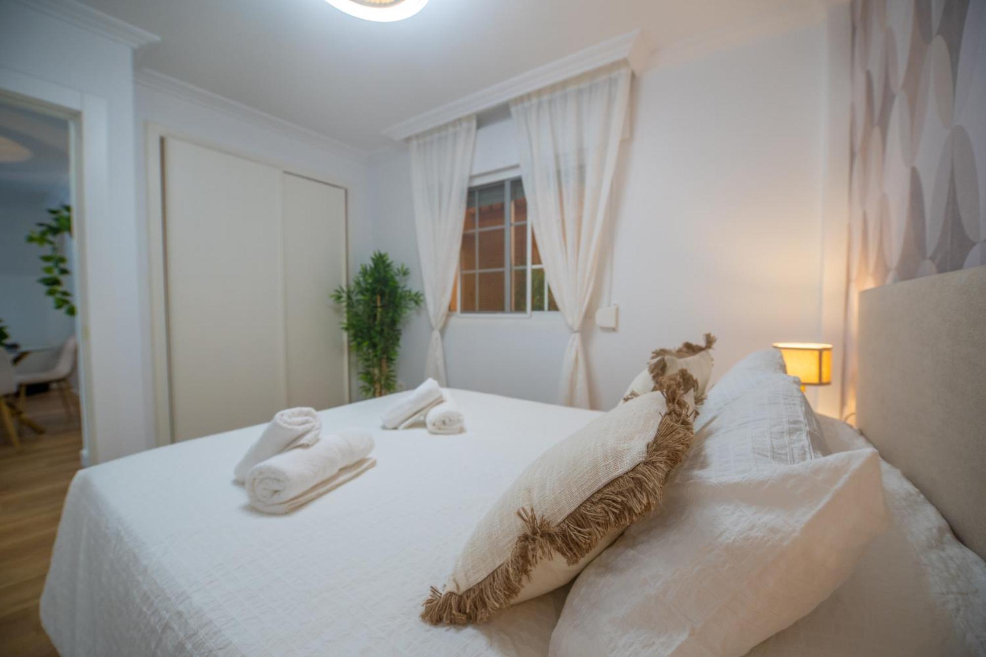 Prensa & Nice Courtyard By Ele Apartments Malaga Exterior photo